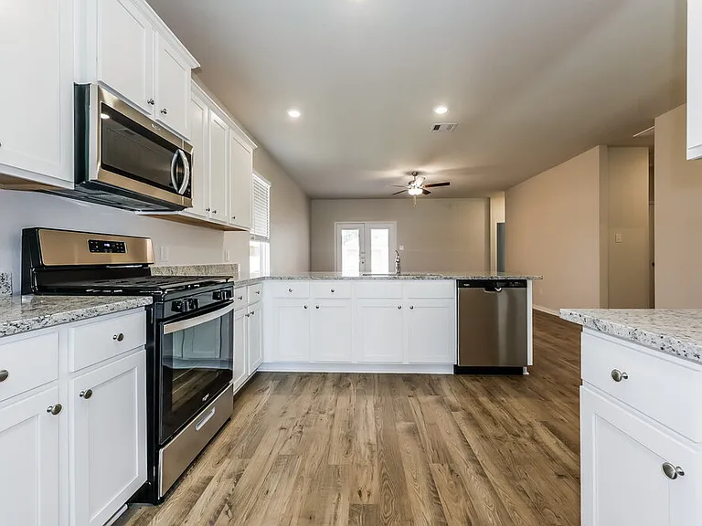 16431 Honeysuckle Hill Dr — Photo 9