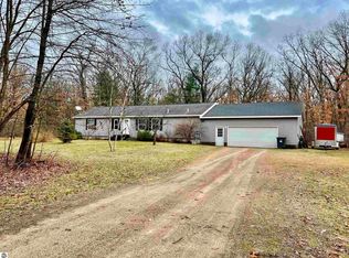 7858 Powell Dr, Howard City, MI 49329