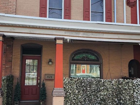 3rd image of 424 Main St