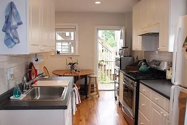 299 Washington St #1 — Photo 2