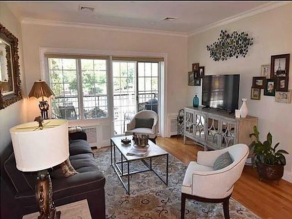 5th image of 155 Bay St APT 2E