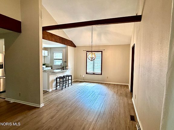 3rd image of 5822 Balfour Rd