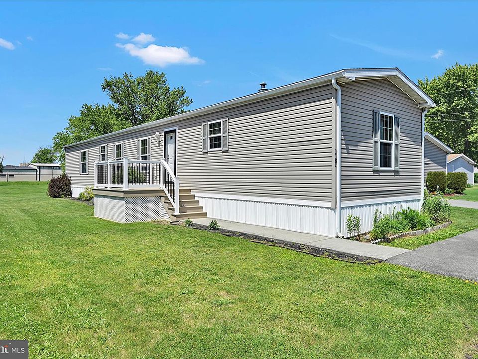 1st image of 118 Mimosa Dr #118
