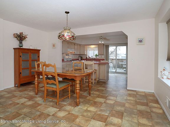 5th image of 24 King James Ct