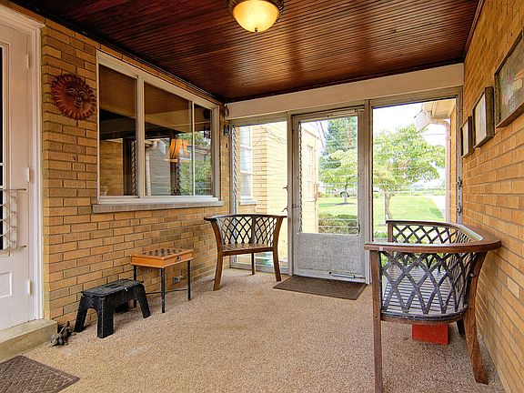 Breezeway or Muddy Room