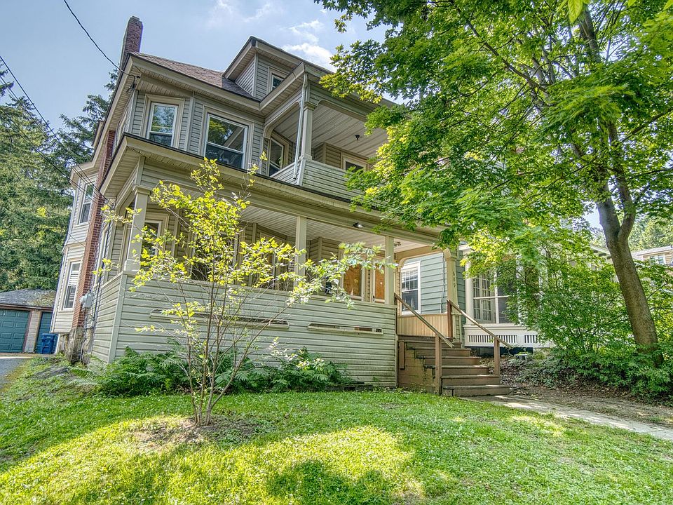 1st image of 689 Allen St #689.1