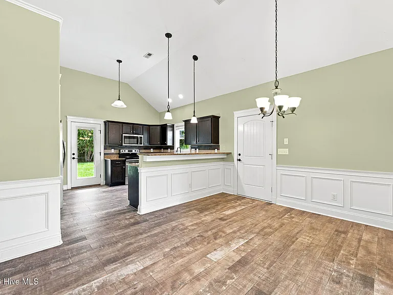 210 Station House Rd — Photo 8