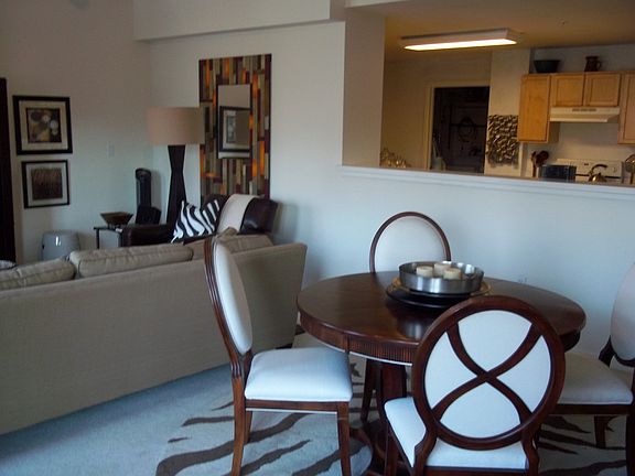 4th image of 2 Br 2 Ba Condo In Fantastic Uptown Location #204
