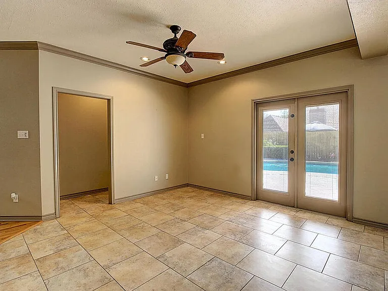7642 Dallas St — Photo 13