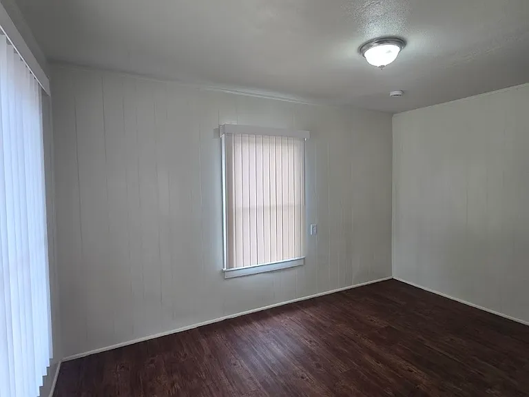 2513 S 10th St — Photo 11