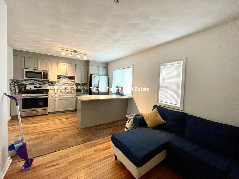 48 Derby St #1A — Photo 6