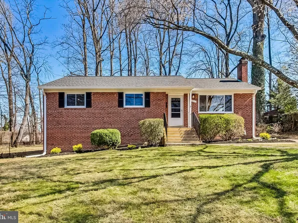 5811 Atteentee Rd, Springfield, VA 22150