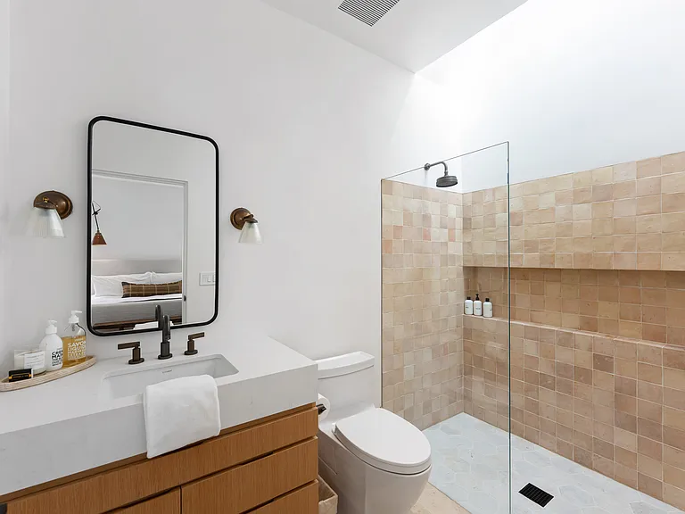 1361 Greenock Ln — Photo 22