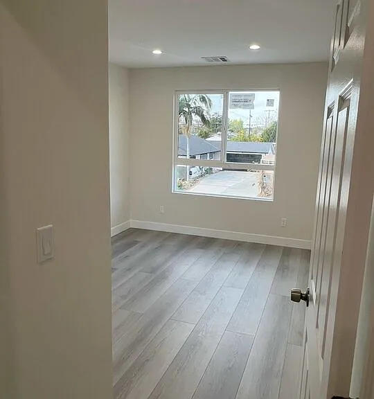 8550 Gloria Ave — Photo 6