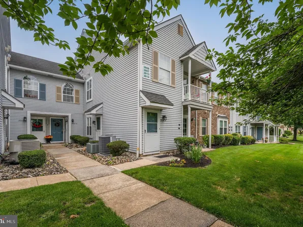 3808 Adelaide Dr, Mount Laurel, NJ 08054