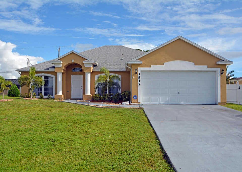 1st image of 1817 SW Buttercup Ave
