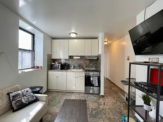 Rented by Falero & Partners Real Estate LLC  | media 4