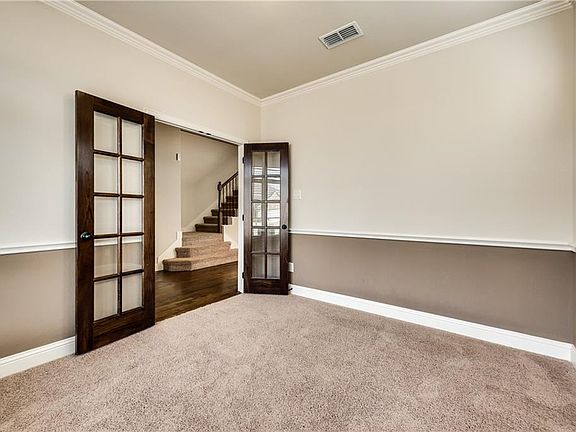 4th image of 3817 Jeanette Ln