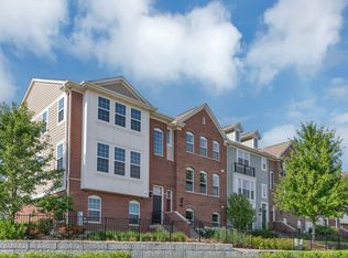 7 Bethel Ln, Schaumburg, IL 60194