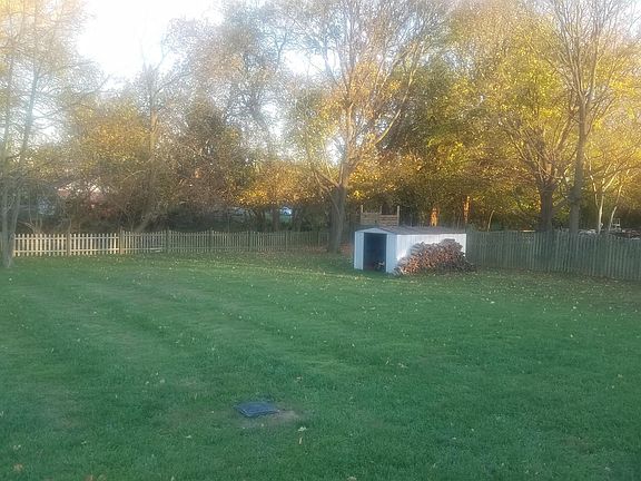 4th image of 407 Boxwood Ln