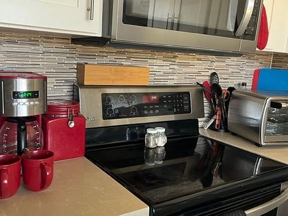 4th image of 965 Prospect St APT 105