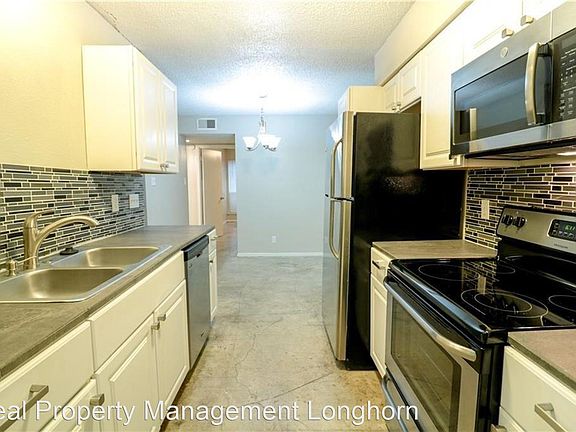 3rd image of 1220 Southport Dr APT D