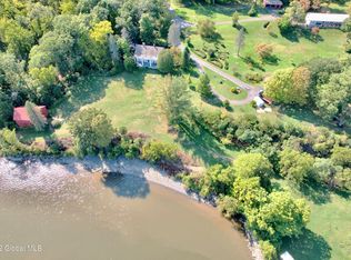 138 Beecher Rd, Coxsackie, NY 12051