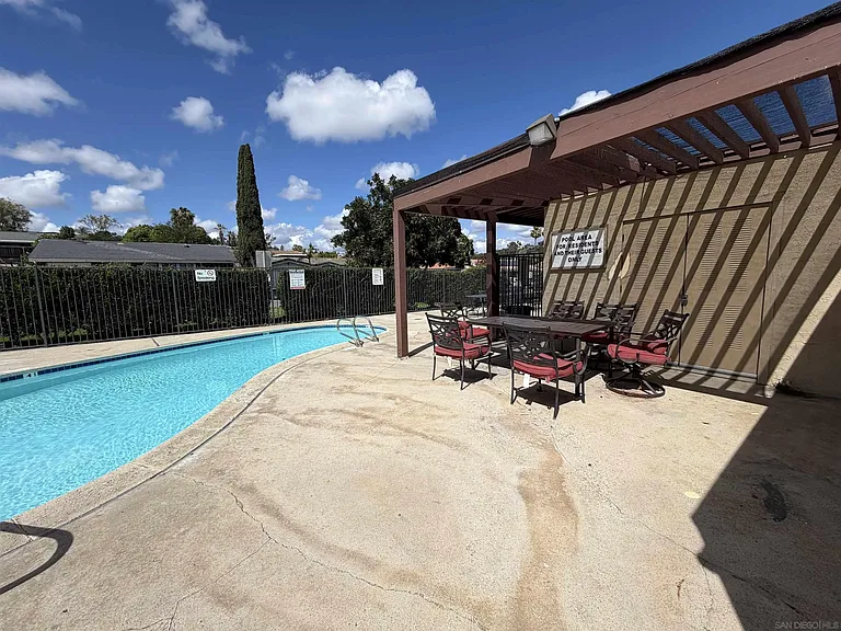 Swimming Pool/Hot Tub/Sauna