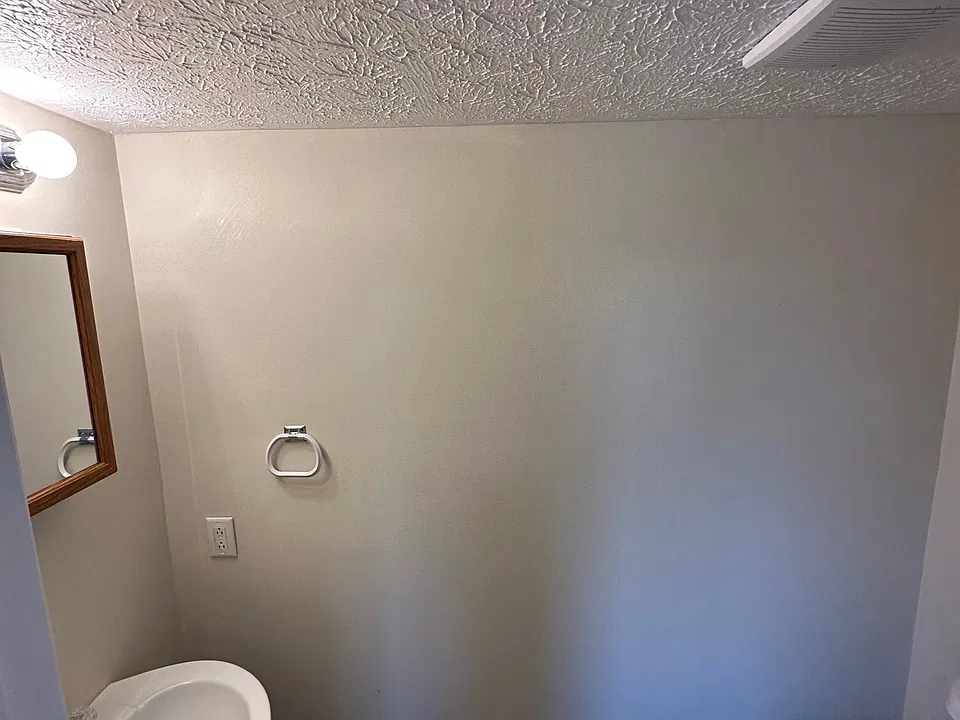 1/2 Bath