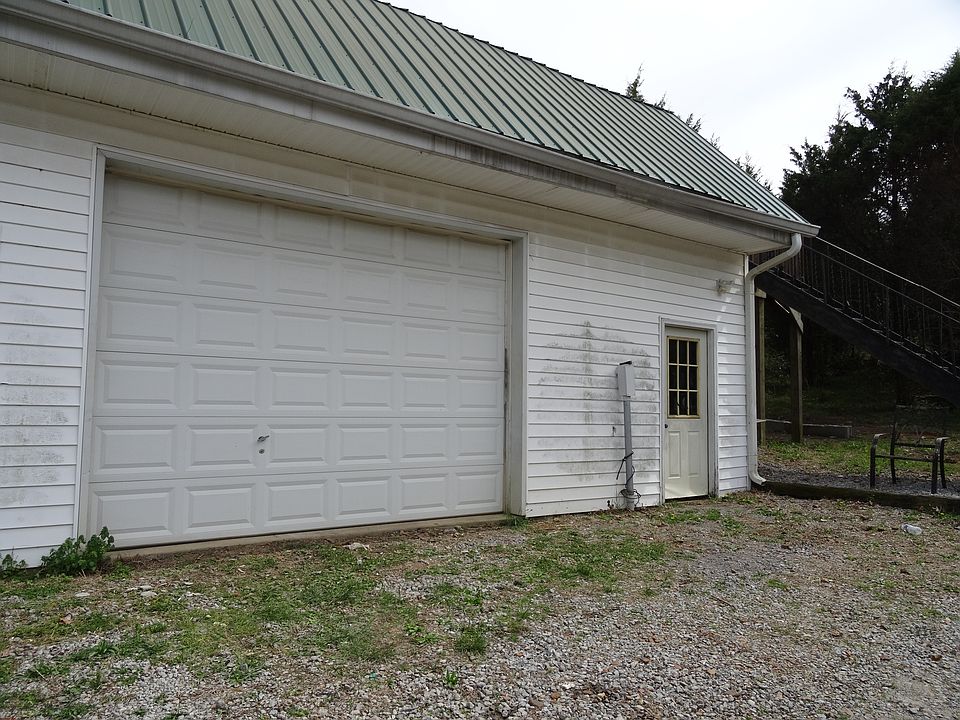 1 Double car garage w/x storage