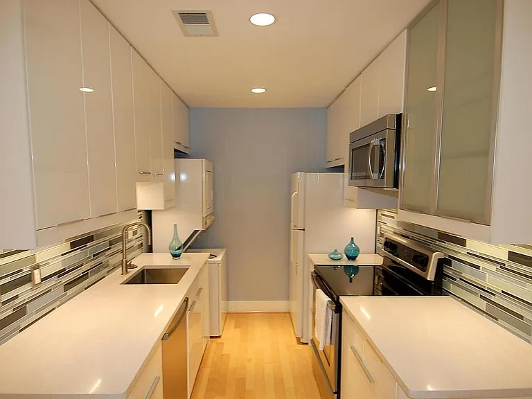 1930 New Hampshire Ave NW #13 — Photo 7