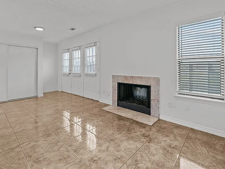 Columbia Oaks — Photo 10