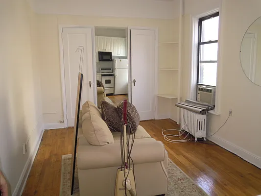 Rented by Metropolitan Equities | media 7