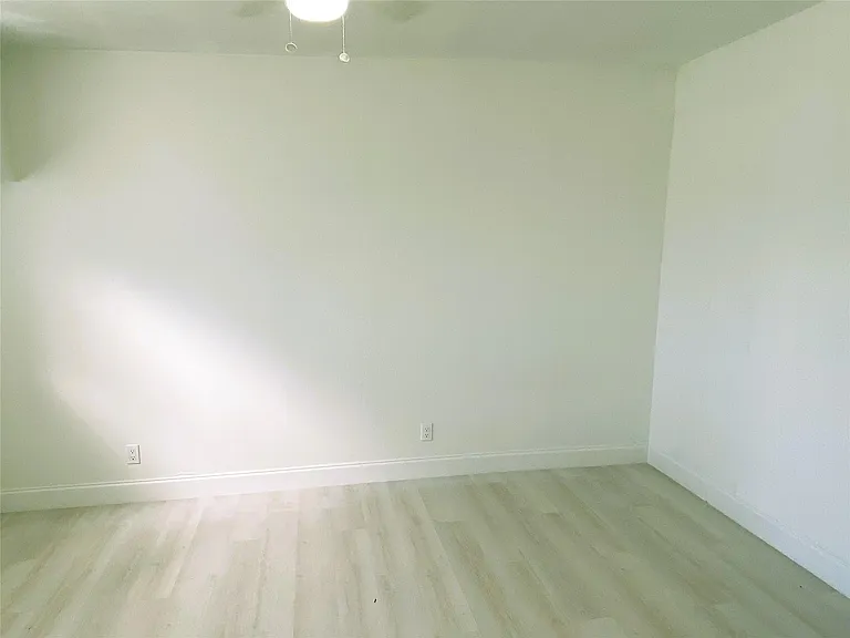 320 NW 4th Ave #1 — Photo 9