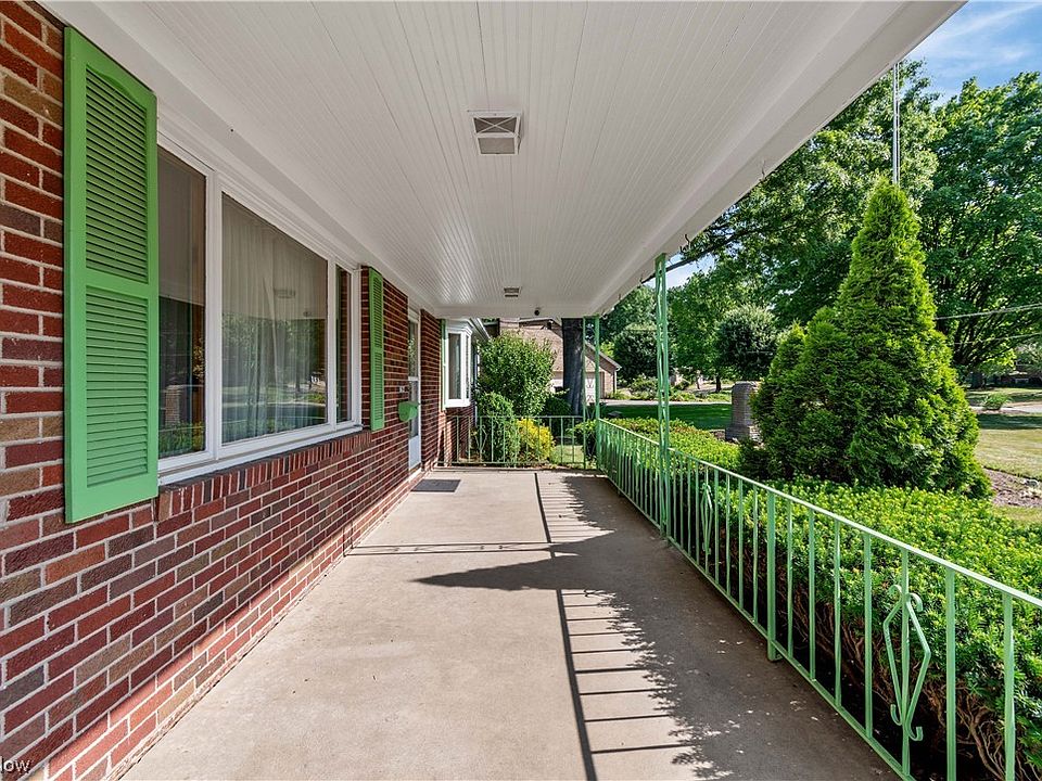 754 Summit Cir SE, North Canton, OH 44720 Zillow