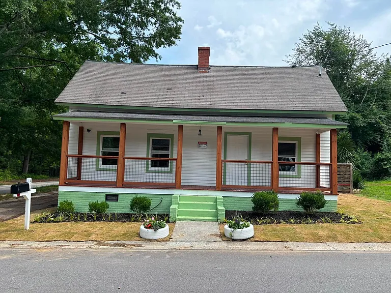 410 Mears St — Photo 1