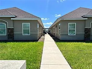 2 bed, 2.0 bath, 1200 sqft, $1,100 — Photo 2