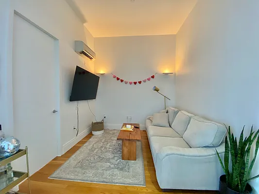 Rented by Simply Brooklyn Realty Inc | media 6