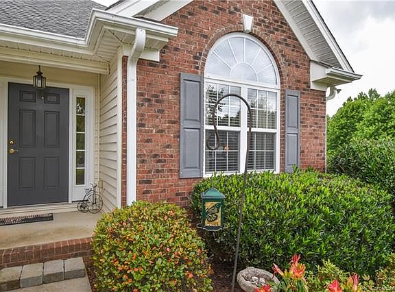 3rd image of 121 W Vista View Pl