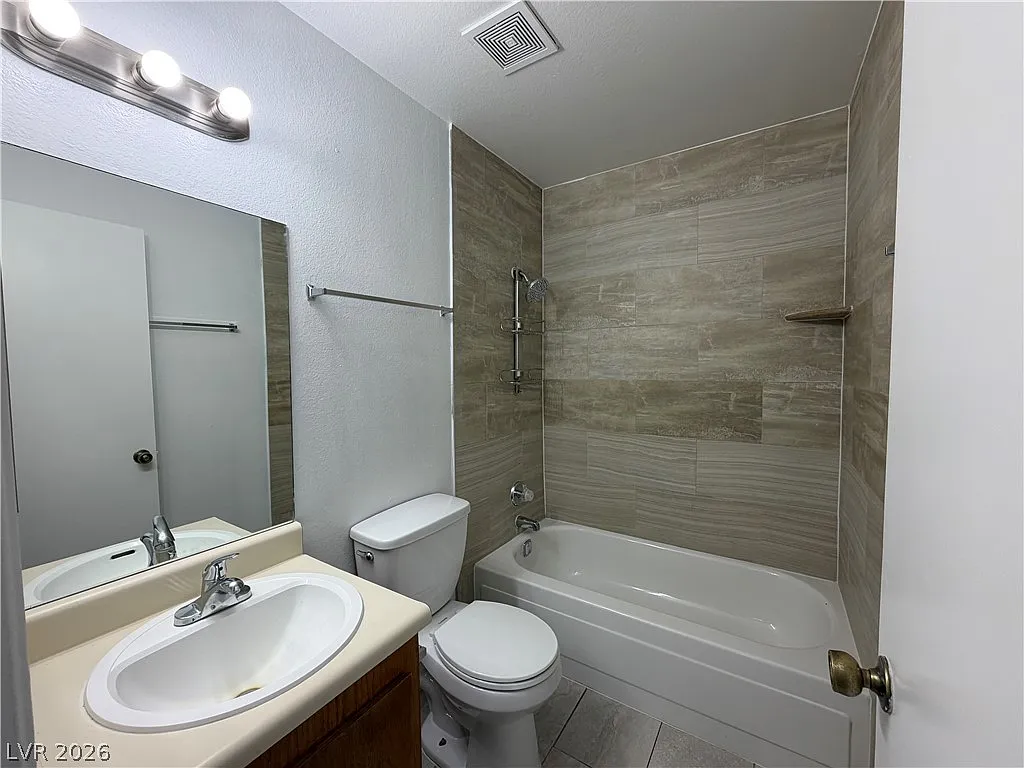 2 bed, 2.0 bath, 912 sqft, $1,295 — Photo 3