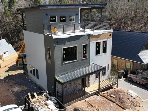 589 Warbonnet Way, Pigeon Forge, TN 37863