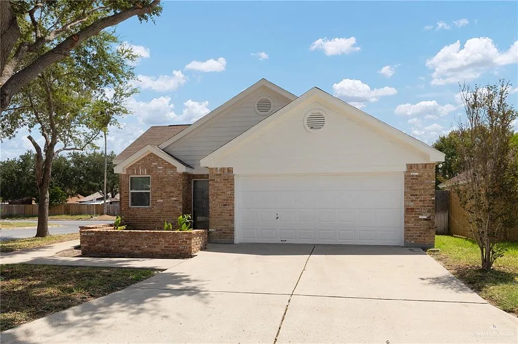 3 bed, 2.0 bath, 1293 sqft, $1,800 — Photo 1