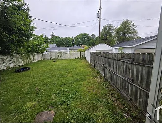 3 bed, 910 sqft, $1,100 — Photo 4