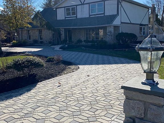 2nd image of 1021 Meetinghouse Rd