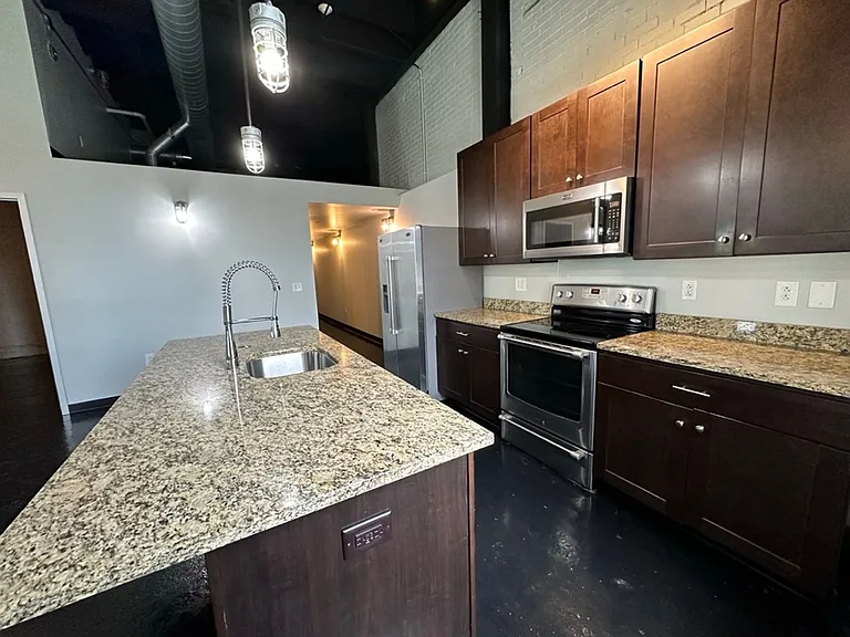 520 Seneca St — Photo 7