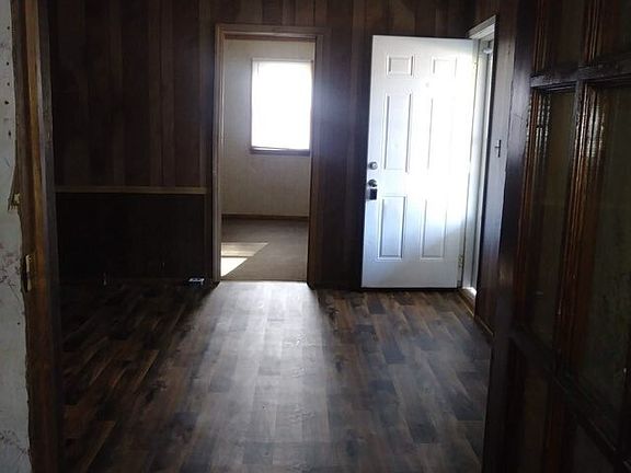 3rd image of 115 Hawkins Cir