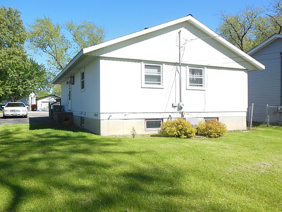 3rd image of 1512 N Lake Shore Dr