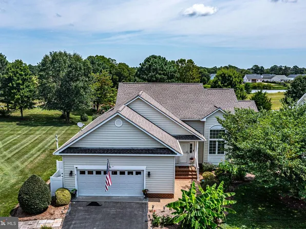 88 Old Field Rd, Irvington, VA 22480