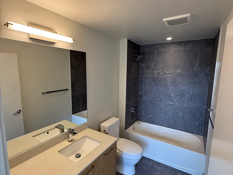 337 NW 31st St #C1 — Photo 13