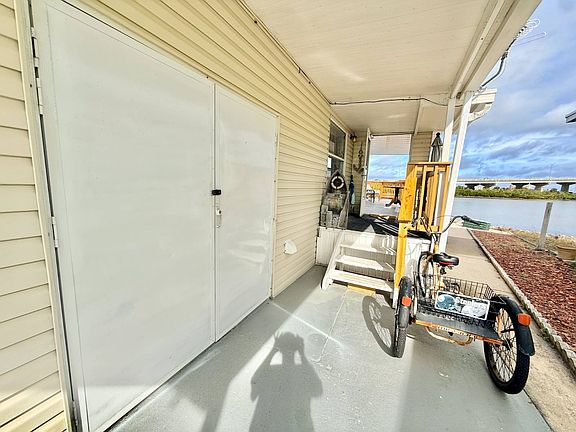 3rd image of 65 Circle Dr